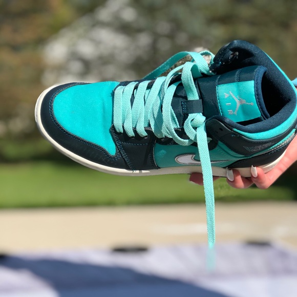 Jordan 1 Retro High Hyper Jade Metallic Silver - Picture 4 of 7